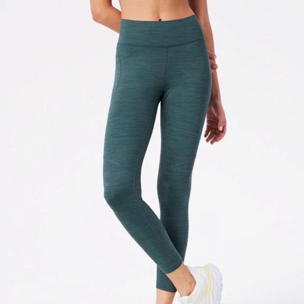 Outdoor Voices Green leggings 25” inseam Size XS⭐️